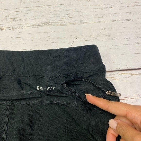 Nike Cropped Dri-Fit Capri Leggings - Picture 4 of 14